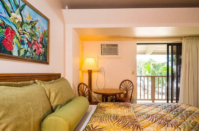 Uncle Billy's Kona Bay Hotel