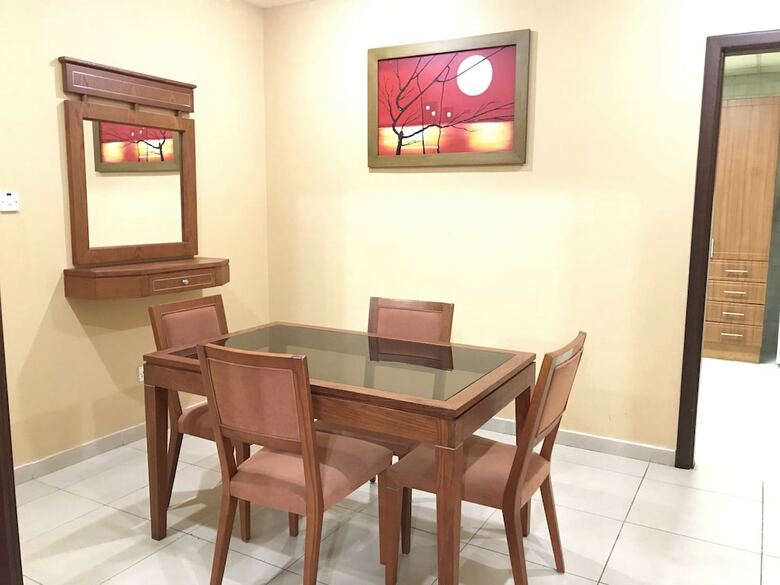 Westzone Plaza Hotel Apartments