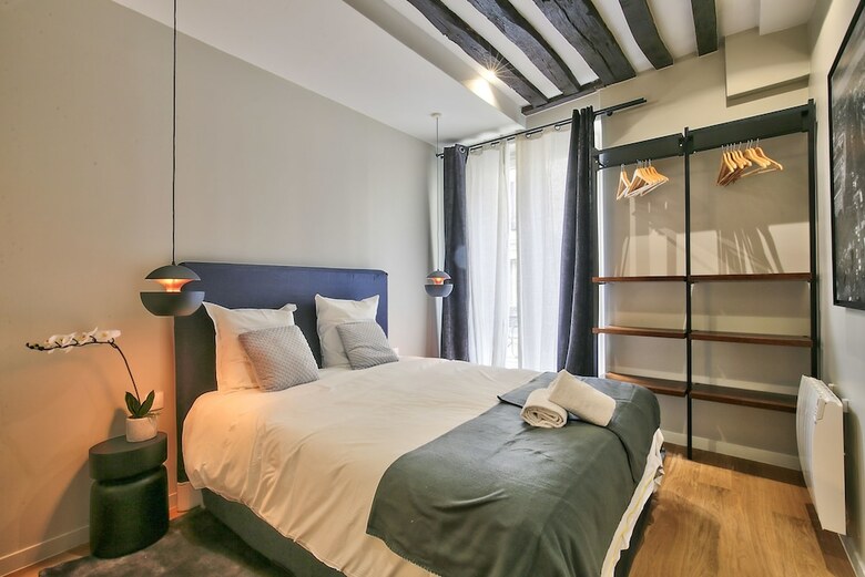 Apartamento 70 - Authentic Parisian Flat
