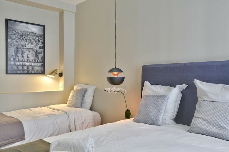 Apartamento 70 - Authentic Parisian Flat