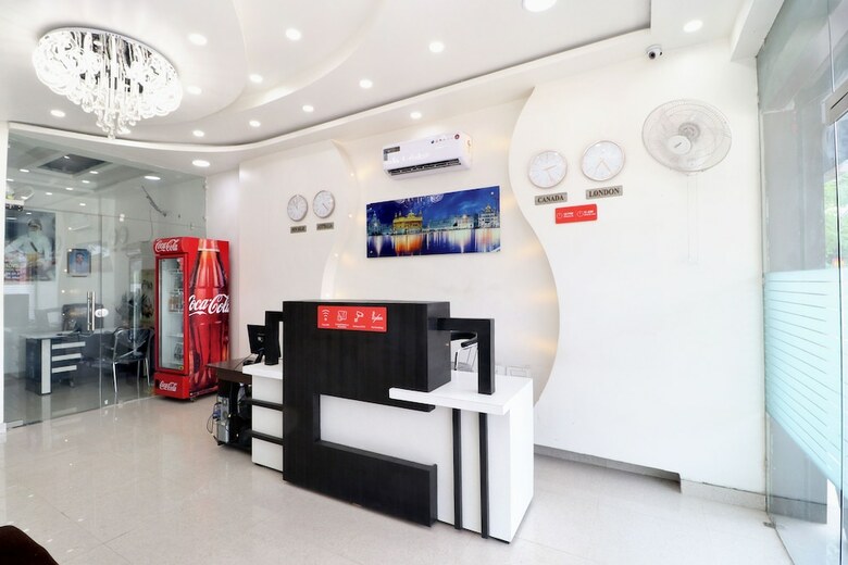 Apartamento Oyo 16379 Hotel Livinn Hub