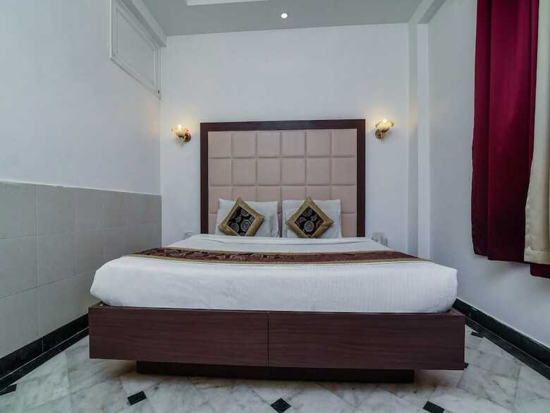 Hotel Oyo 16359 Optimum Sheela Inn