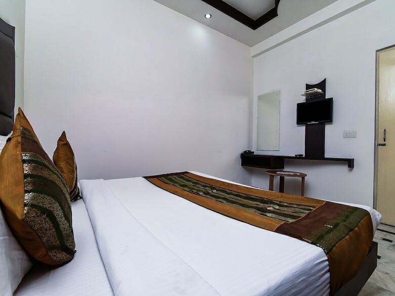 Hotel Oyo 16359 Optimum Sheela Inn