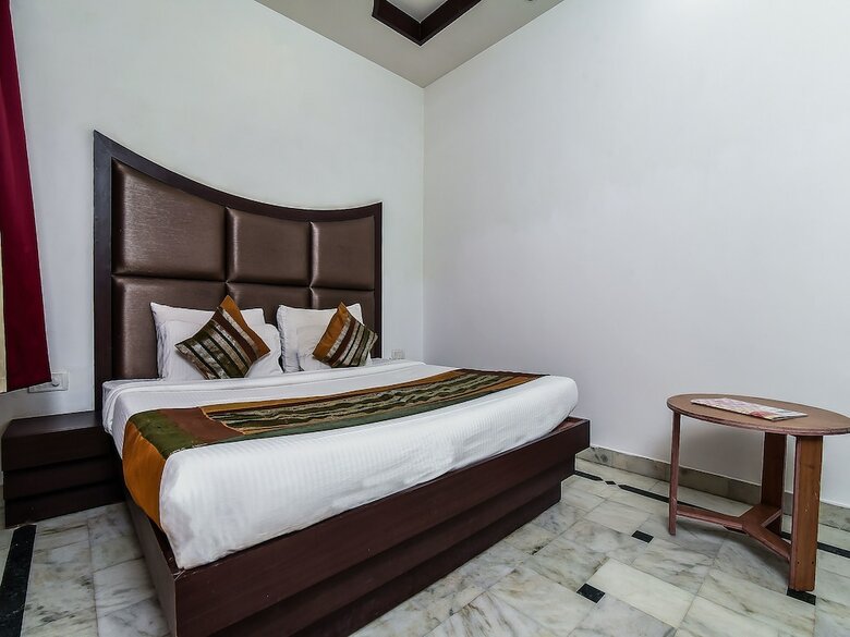 Hotel Oyo 16359 Optimum Sheela Inn