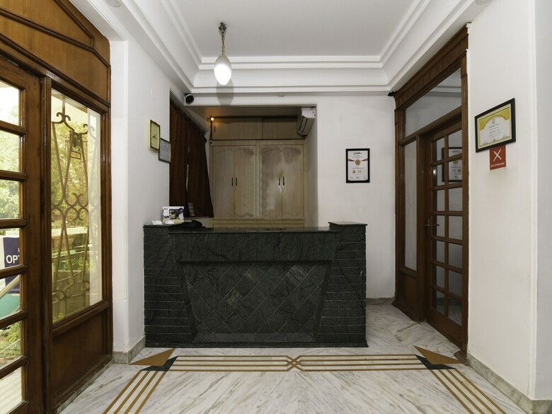 Hotel Oyo 16359 Optimum Sheela Inn