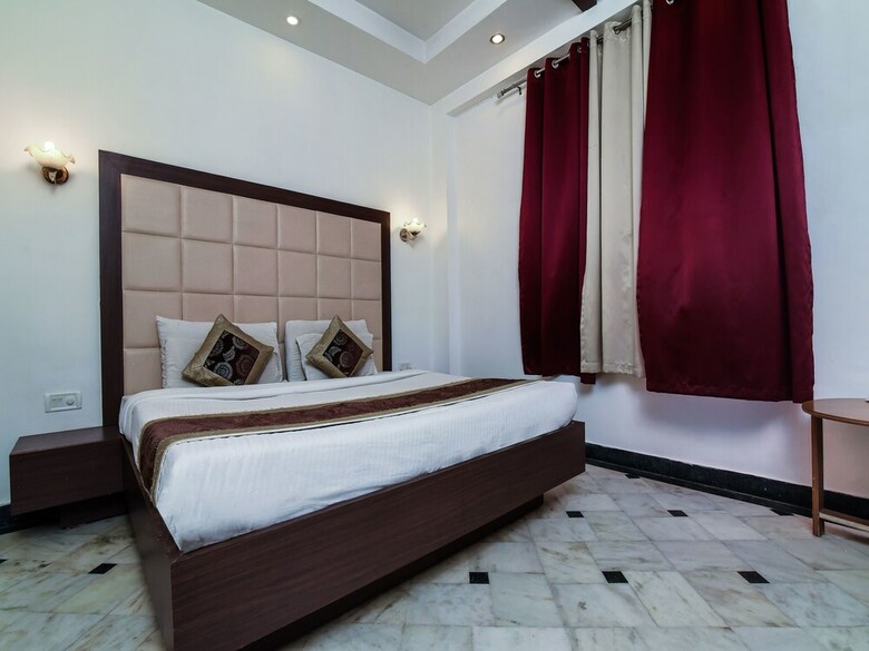 Hotel Oyo 16359 Optimum Sheela Inn