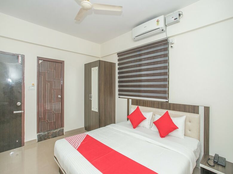 Hotel Oyo 13745 Cmn Stay