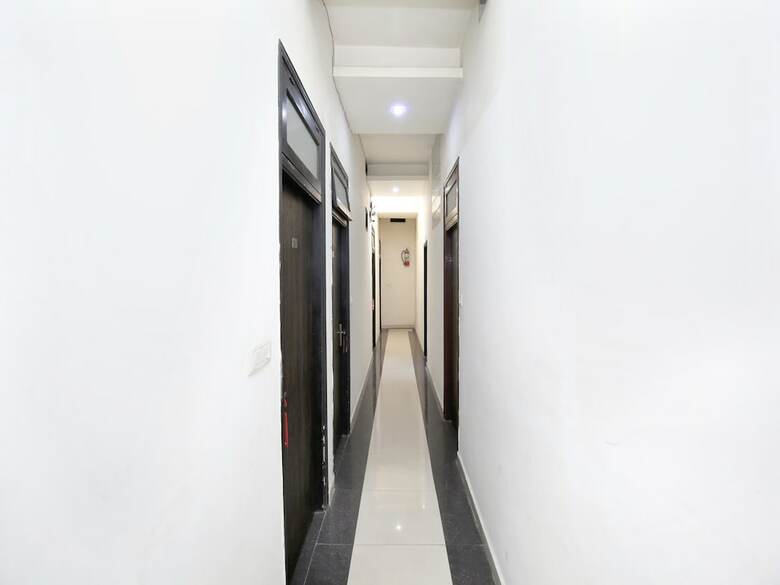 Oyo 14494 Hotel Ramneek