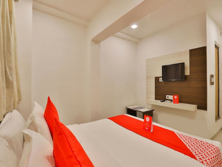 Hotel Oyo 13141 Aniket Inn