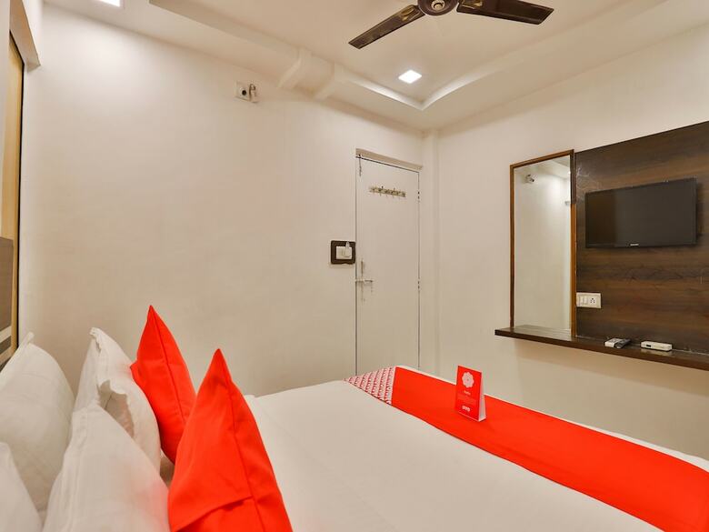 Hotel Oyo 13141 Aniket Inn