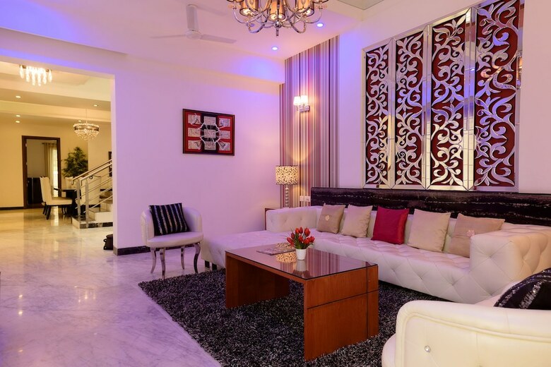 Villa Swiss Royal Suites