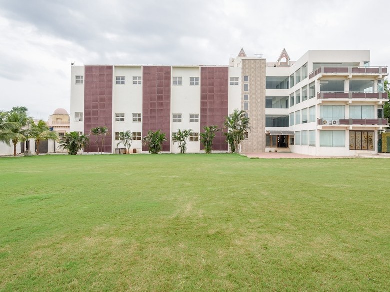 Hotel Oyo 14068 Rendezvous Resorts
