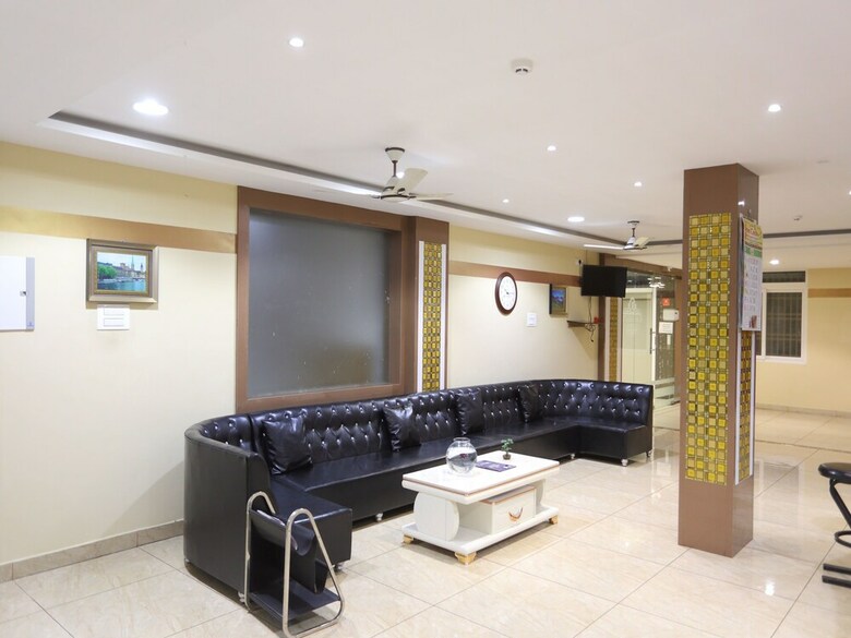 Hotel Oyo 14852 Rahmath Residency