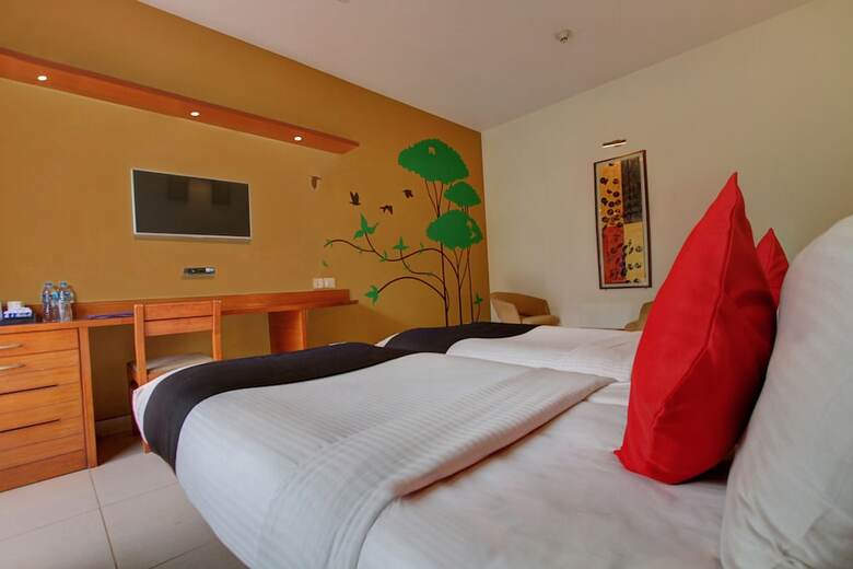 Hotel Capital O 16165 Cartier