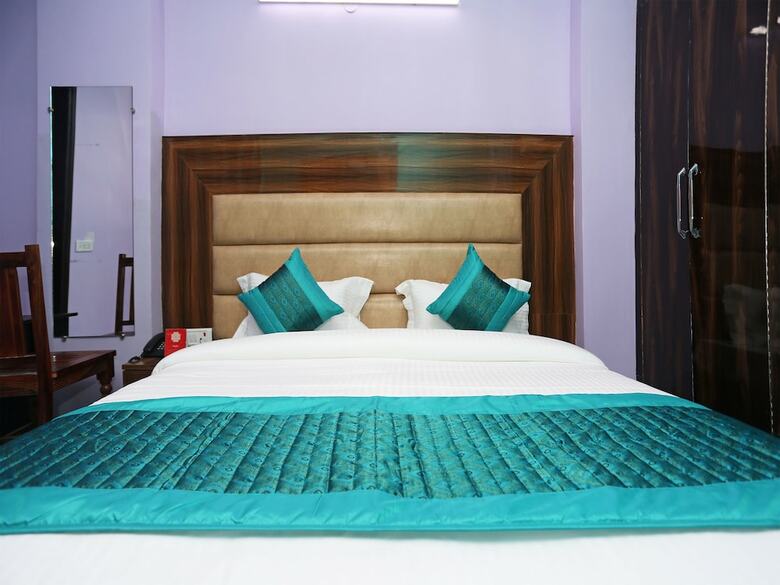 Hotel Oyo 13028 Jhanvi Palace