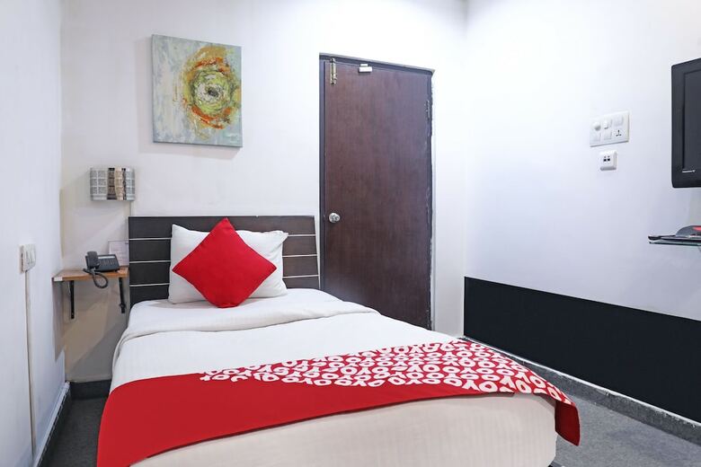 Oyo 16436 V Hotels