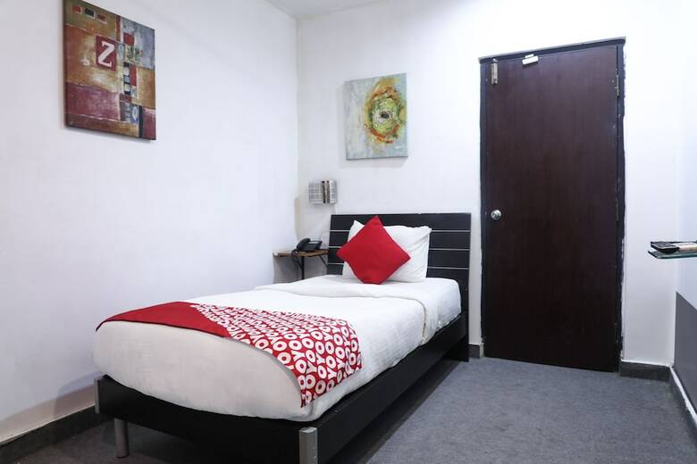 Oyo 16436 V Hotels