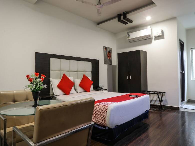 Oyo 16436 V Hotels
