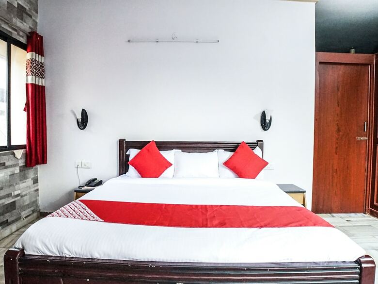 Hotel Oyo 12906 Central Inn