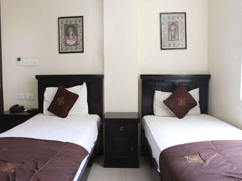 Oyo 14598 Hotel Surya Garh