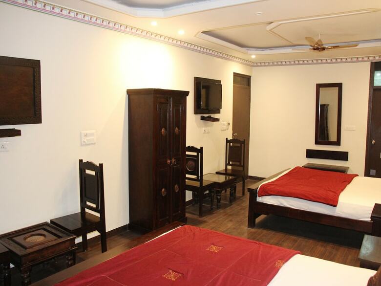 Oyo 14598 Hotel Surya Garh