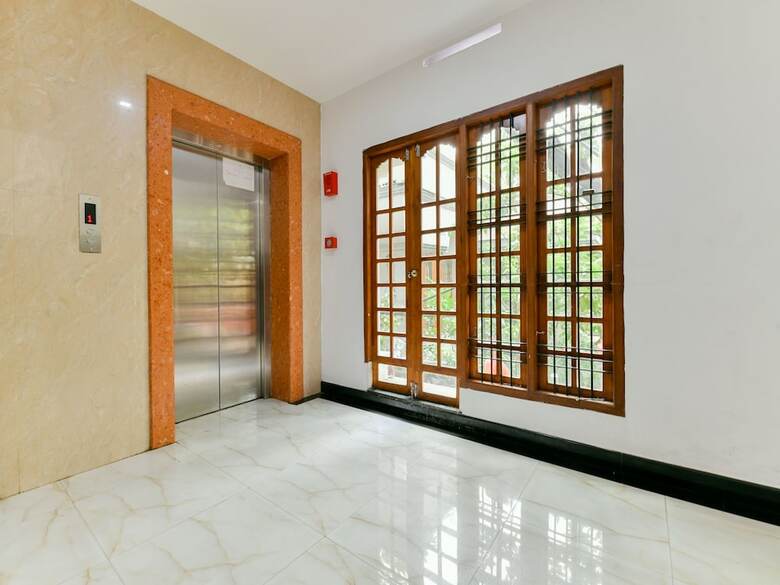 Hotel Oyo 16711 Malabar Plaza Inn