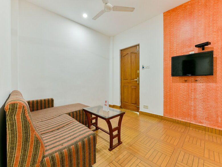 Hotel Oyo 16711 Malabar Plaza Inn