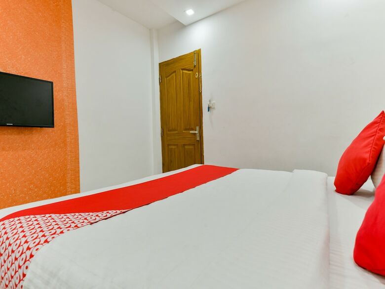 Hotel Oyo 16711 Malabar Plaza Inn