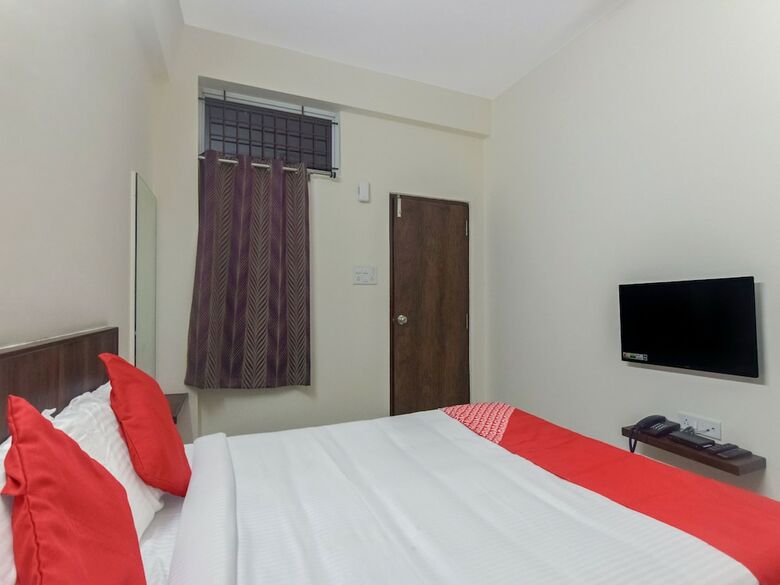 Hotel Oyo 12347 Mv Residency
