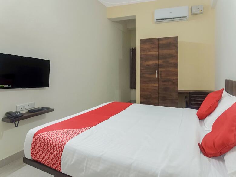 Hotel Oyo 12347 Mv Residency