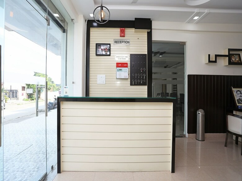 Oyo 15375 Hotel Kss Inn