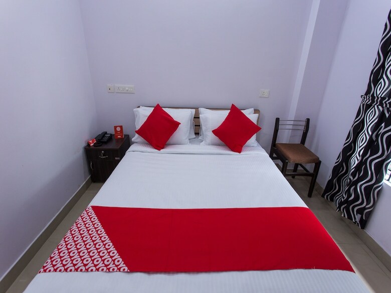 Hotel Oyo 15599 Reem Residency