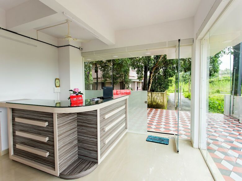 Hotel Oyo 15599 Reem Residency