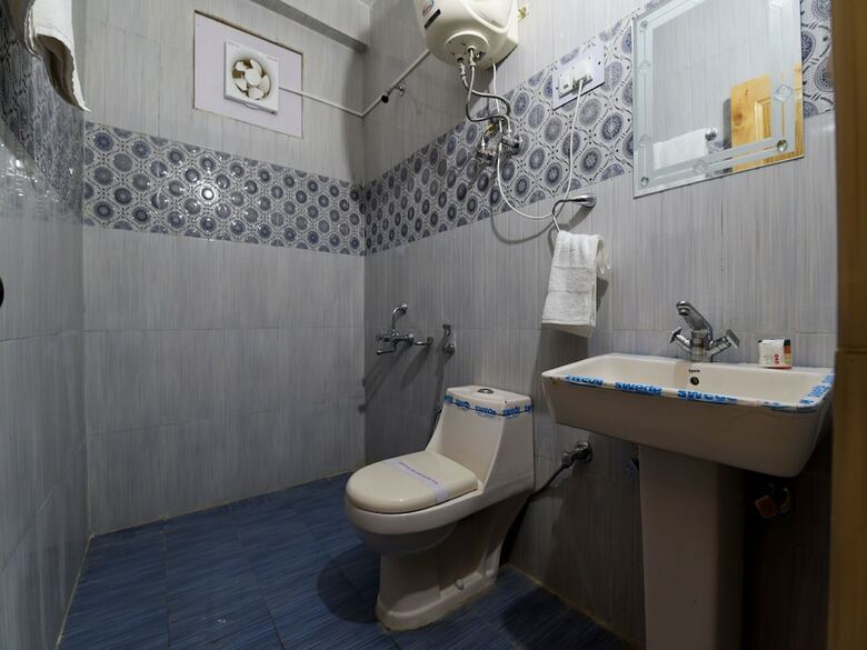 Hotel Oyo 15028 Kalpana Homestay