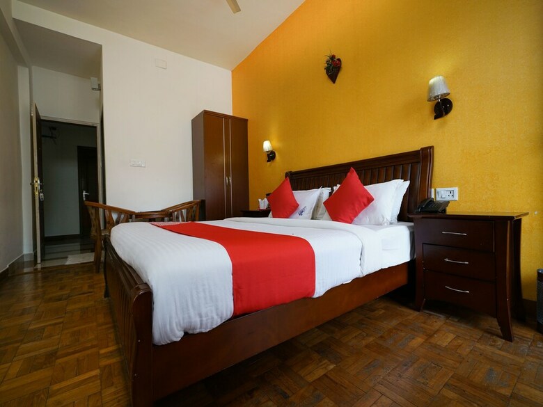 Hotel Oyo 14374 Mgs Residency