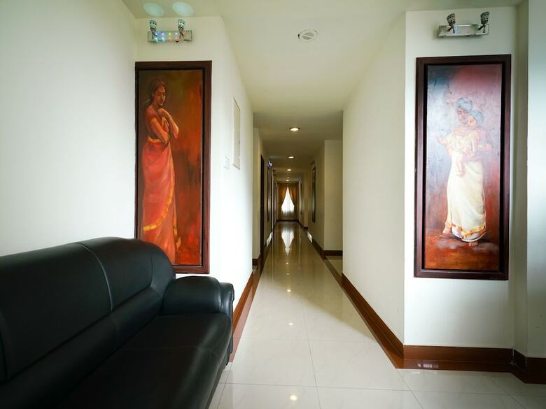 Hotel Oyo 14374 Mgs Residency