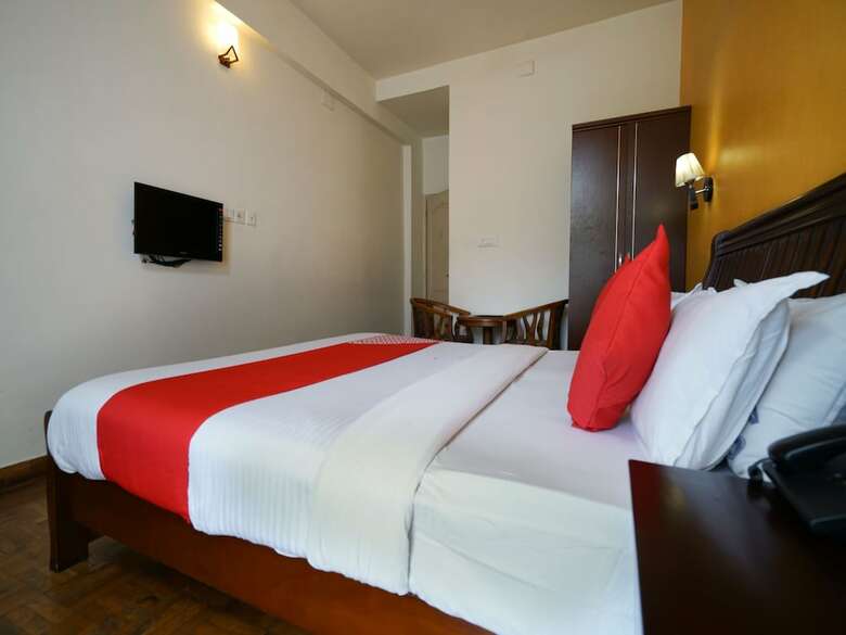 Hotel Oyo 14374 Mgs Residency