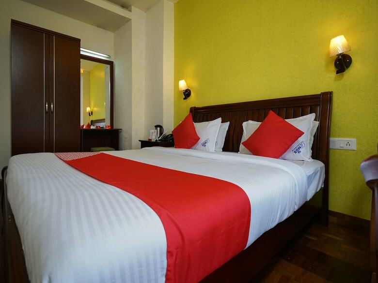 Hotel Oyo 14374 Mgs Residency
