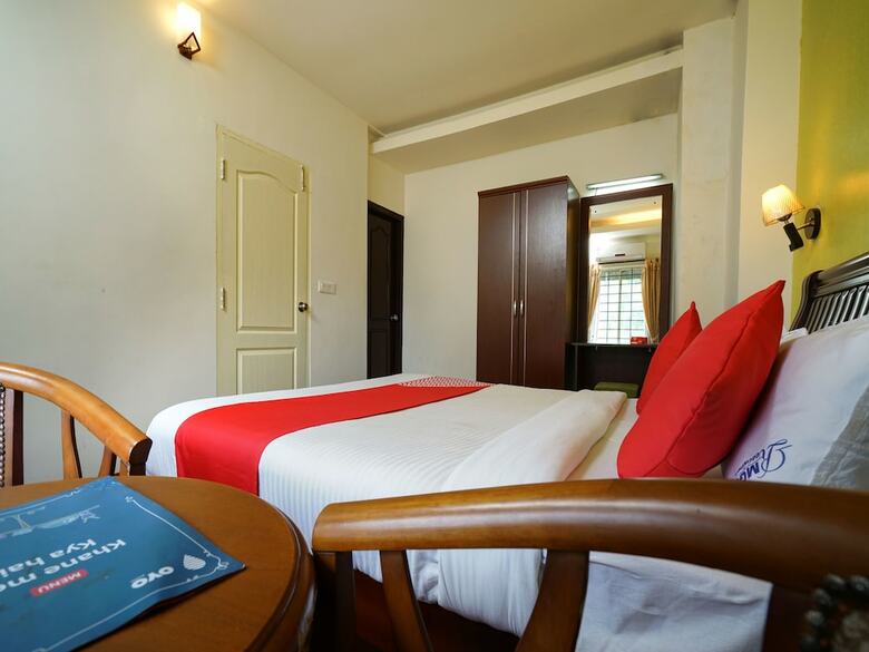Hotel Oyo 14374 Mgs Residency