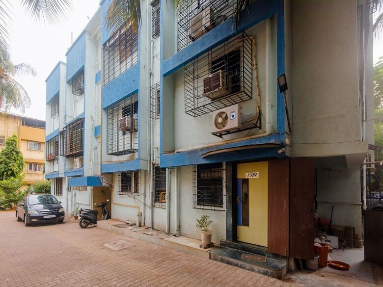 Hotel Oyo 15103 Blue Sapphires