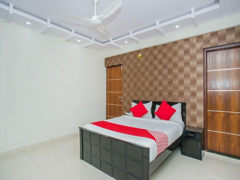 Hotel Oyo 16455 Amazing  Inn