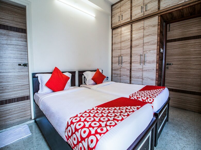 Hotel Oyo 14731 Hallmark Inn Kukatpally