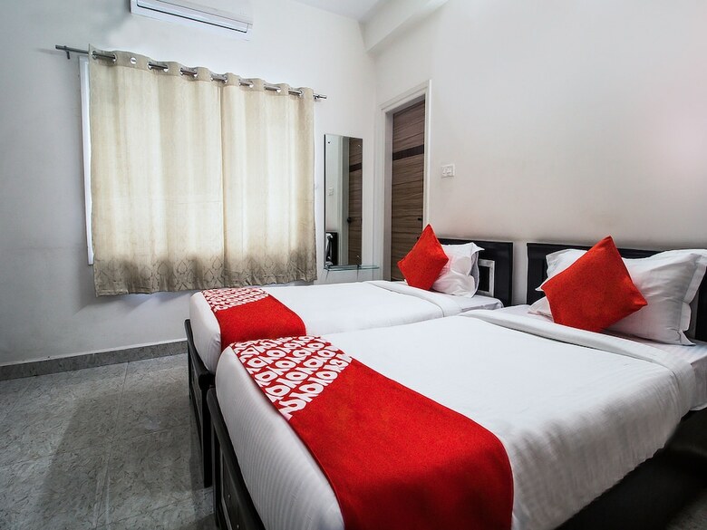 Hotel Oyo 14731 Hallmark Inn Kukatpally