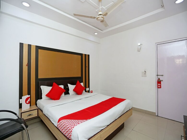 Oyo 13125 Hotel Gwal Palace