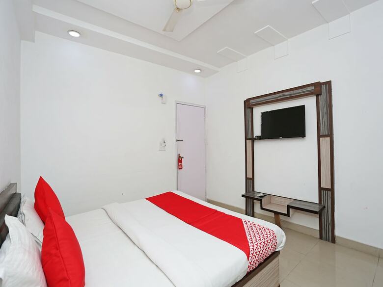 Oyo 13125 Hotel Gwal Palace