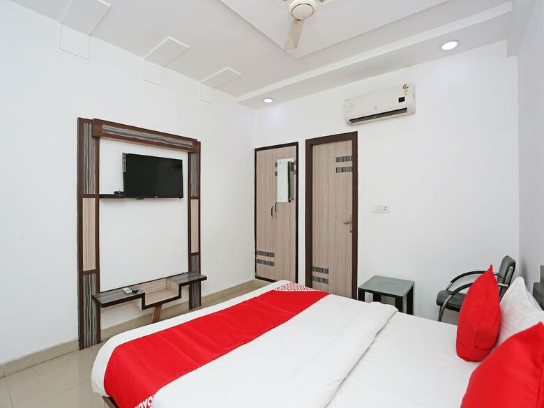 Oyo 13125 Hotel Gwal Palace