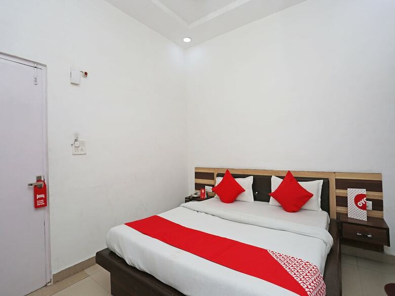 Oyo 13125 Hotel Gwal Palace