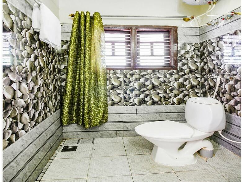 Hotel Oyo 11961 Breezee Homes