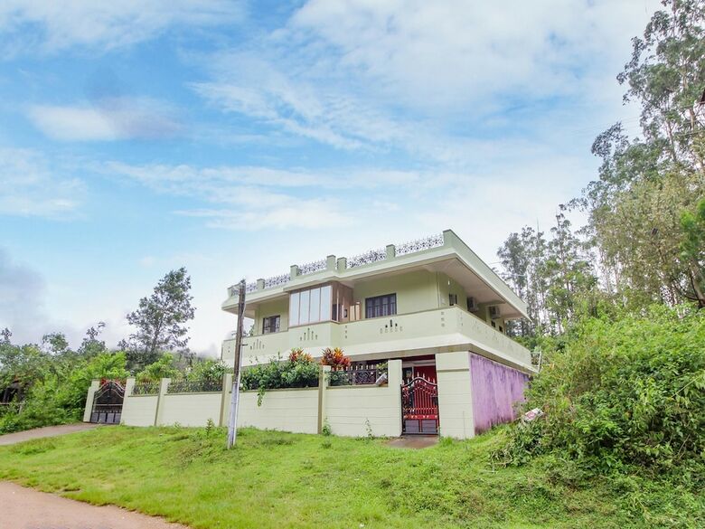 Hotel Oyo 11961 Breezee Homes
