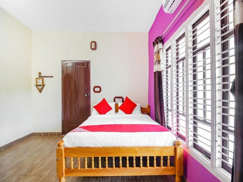 Hotel Oyo 11961 Breezee Homes